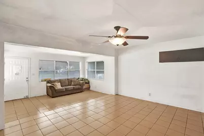 632 SW 8th Street, Hallandale Beach, FL 33009 - Photo 10