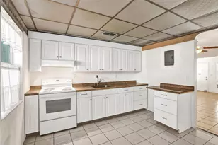 632 SW 8th St, Hallandale Beach, FL 33009 - Photo 12