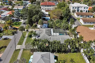 632 SW 8th St, Hallandale Beach, FL 33009 - Photo 52