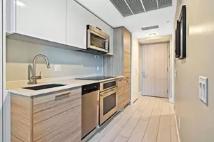 1300 Brickell Bay Dr, Miami, FL 33131 - Photo 4