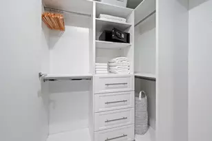 1300 Brickell Bay Dr, Miami, FL 33131 - Photo 20