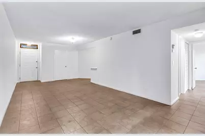 210 Lake Pointe Drive #103, Fort Lauderdale, FL 33309 - Photo 4