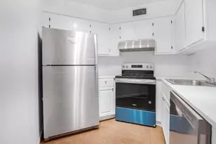 210 Lake Pointe Dr, Fort Lauderdale, FL 33309 - Photo 10