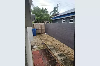 770 NE 38th Street #F, Oakland Park, FL 33334 - Photo 16