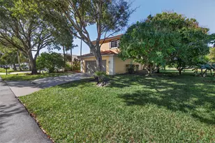 693 NW 46th Ave, Deerfield Beach, FL 33442 - Photo 38