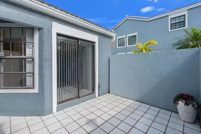 8371 Waterford Circle #8371, Tamarac, FL 33321 - Photo 14