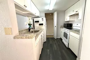 9733 Westview Dr, Coral Springs, FL 33076 - Photo 2