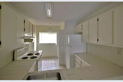 9477 Palm Circle, Pembroke Pines, FL 33025 - Photo 18