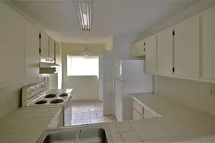 9477 Palm Cir, Pembroke Pines, FL 33025 - Photo 18