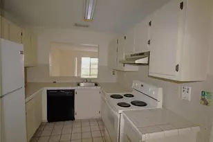 9477 Palm Cir, Pembroke Pines, FL 33025 - Photo 10