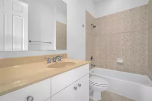 6809 N Lakeside Circle, Davie, FL 33314 - Photo 14