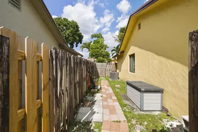 10955 NW 27th Street, Sunrise, FL 33322 - Photo 8