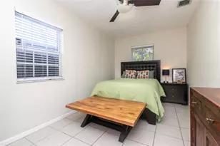 704 NE 14th Pl, Fort Lauderdale, FL 33304 - Photo 6