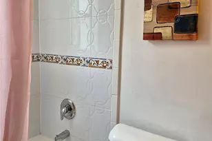 2840 Somerset Dr, Lauderdale Lakes, FL 33311 - Photo 10