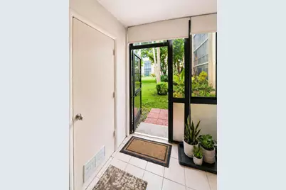 5160 Las Verdes Circle #103, Delray Beach, FL 33484 - Photo 10