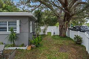 5829 Hayes St, Hollywood, FL 33021 - Photo 12