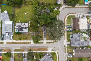 5829 Hayes St, Hollywood, FL 33021 - Photo 8