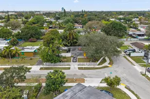 5829 Hayes St, Hollywood, FL 33021 - Photo 6