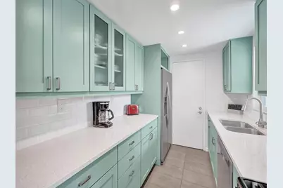 720 Bayshore Drive #302, Fort Lauderdale, FL 33304 - Photo 4