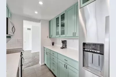 720 Bayshore Drive #302, Fort Lauderdale, FL 33304 - Photo 6