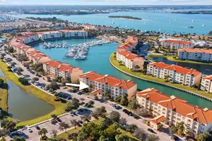 18 Harbour Isle Dr, Fort Pierce, FL 34949 - Photo 1