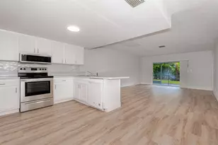 9062 NW 23rd St, Coral Springs, FL 33065 - Photo 6