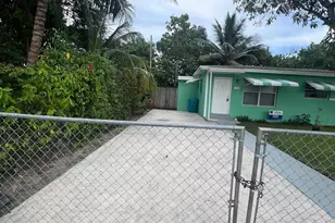 2780 NW 2nd St, Boynton Beach, FL 33435 - Photo 2