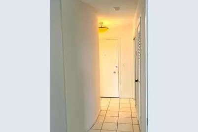 2191 NE 68th Street #427, Fort Lauderdale, FL 33308 - Photo 2