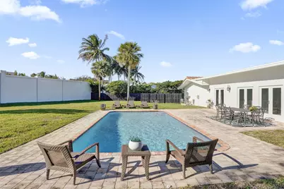 26 Cayuga Road, Sea Ranch Lakes, FL 33308 - Photo 4