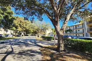 9150 NW 38th Dr, Coral Springs, FL 33065 - Photo 4