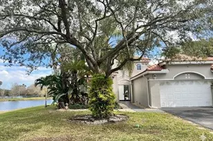 1372 Bayview Cir, Weston, FL 33326 - Photo 2