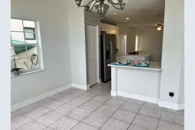 1372 Bayview Circle, Weston, FL 33326 - Photo 6