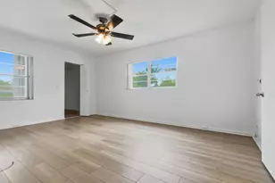 13250 SW 4th Ct, Pembroke Pines, FL 33027 - Photo 8
