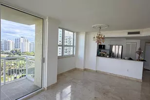 19501 W Country Club Dr, Aventura, FL 33180 - Photo 4