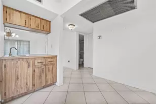901 Colony Point, Pembroke Pines, FL 33026 - Photo 14