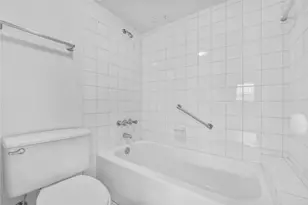 901 Colony Point, Pembroke Pines, FL 33026 - Photo 22