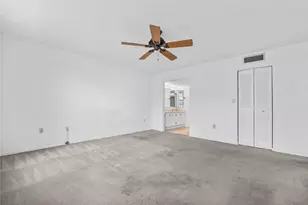 901 Colony Point, Pembroke Pines, FL 33026 - Photo 18