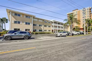 801 N Riverside Dr, Pompano Beach, FL 33062 - Photo 32