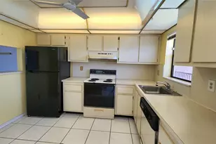 10467 S Sunrise Lakes Blvd, Sunrise, FL 33322 - Photo 22