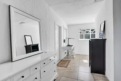 1528 NE 28th Drive, Wilton Manors, FL 33334 - Photo 14