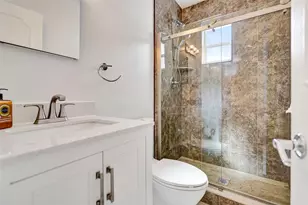 1528 NE 28th Dr, Wilton Manors, FL 33334 - Photo 10