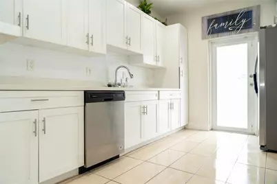 2710 NW 5 Street, Pompano Beach, FL 33069 - Photo 8