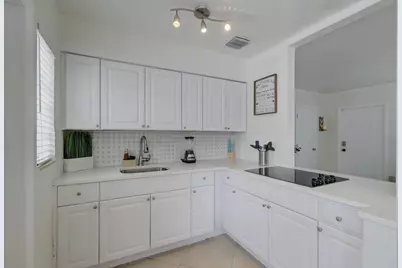 2740 NE 30th Place, Fort Lauderdale, FL 33306 - Photo 10