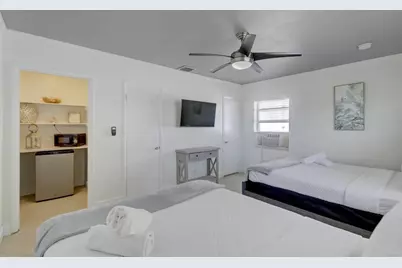 2740 NE 30th Place, Fort Lauderdale, FL 33306 - Photo 8