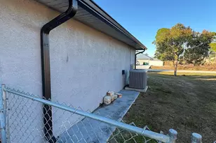 538 NW Placid Ave, Port Saint Lucie, FL 34983 - Photo 4