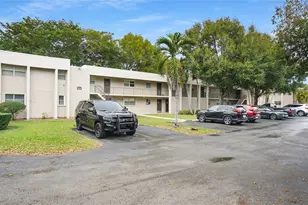 8524 Old Country Manor, Davie, FL 33328 - Photo 22