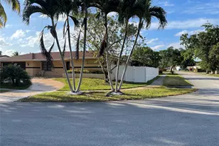 11901 NW 15th St, Pembroke Pines, FL 33026 - Photo 4