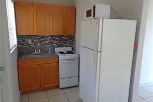 711 SW 9th St, Dania Beach, FL 33004 - Photo 4