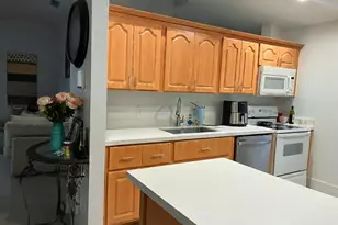 8205 SW 12th Pl, North Lauderdale, FL 33068 - Photo 4