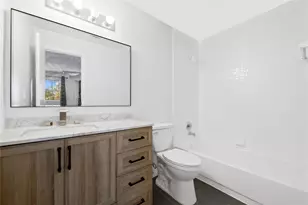 8245 NW 70th St, Tamarac, FL 33321 - Photo 12